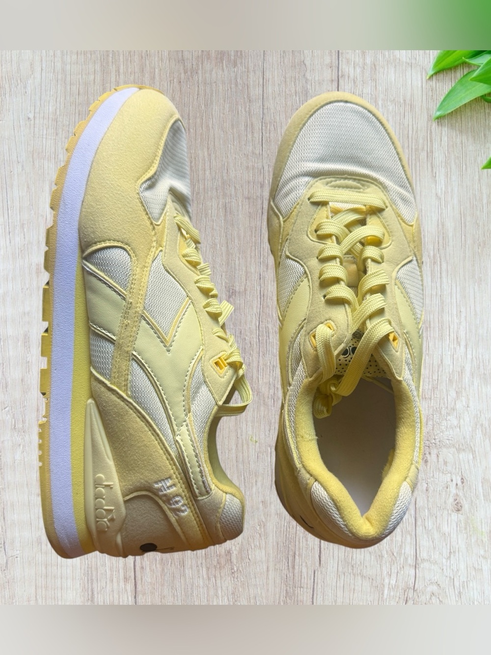 Diadora Gelato Sunmer Yellow Athletic Sneakers, Size 10